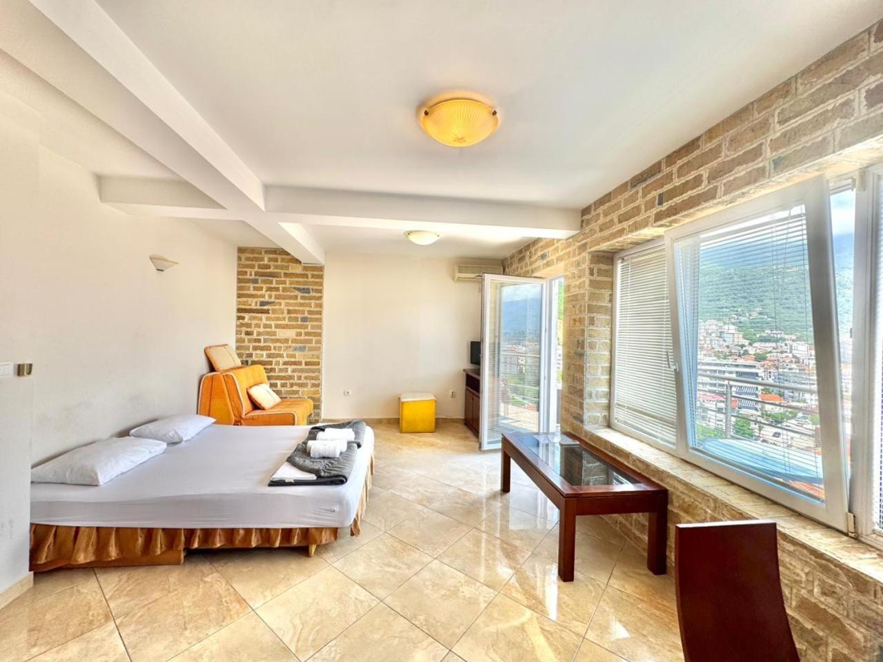 Contessa Apartment