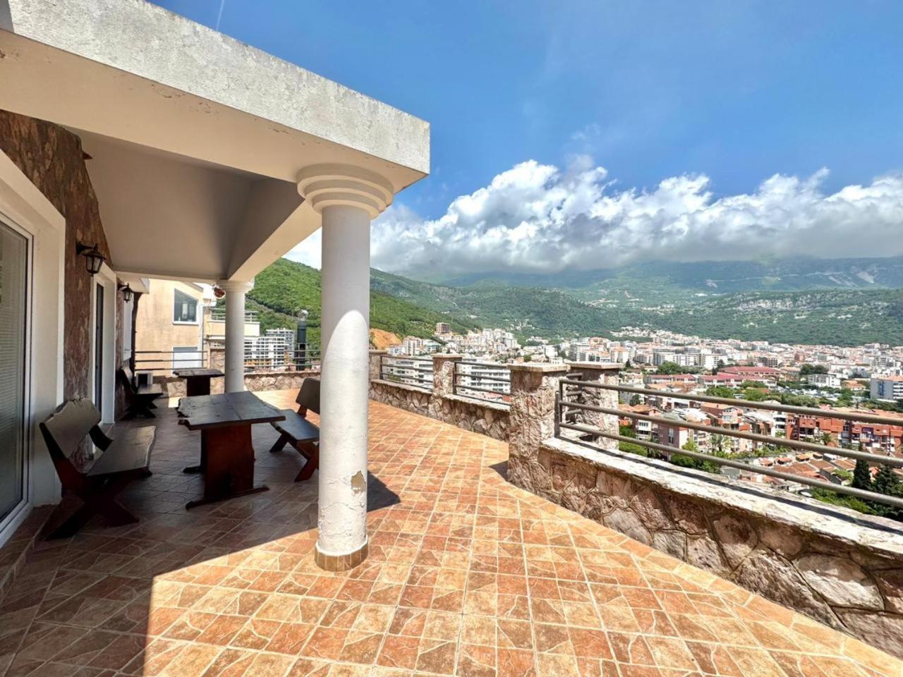 Contessa Apartment