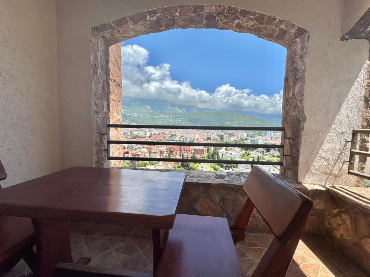 Contessa Apartment