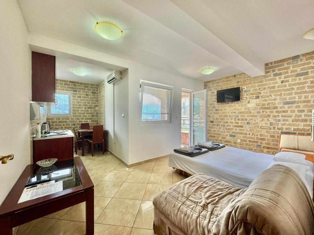 Contessa Apartment *