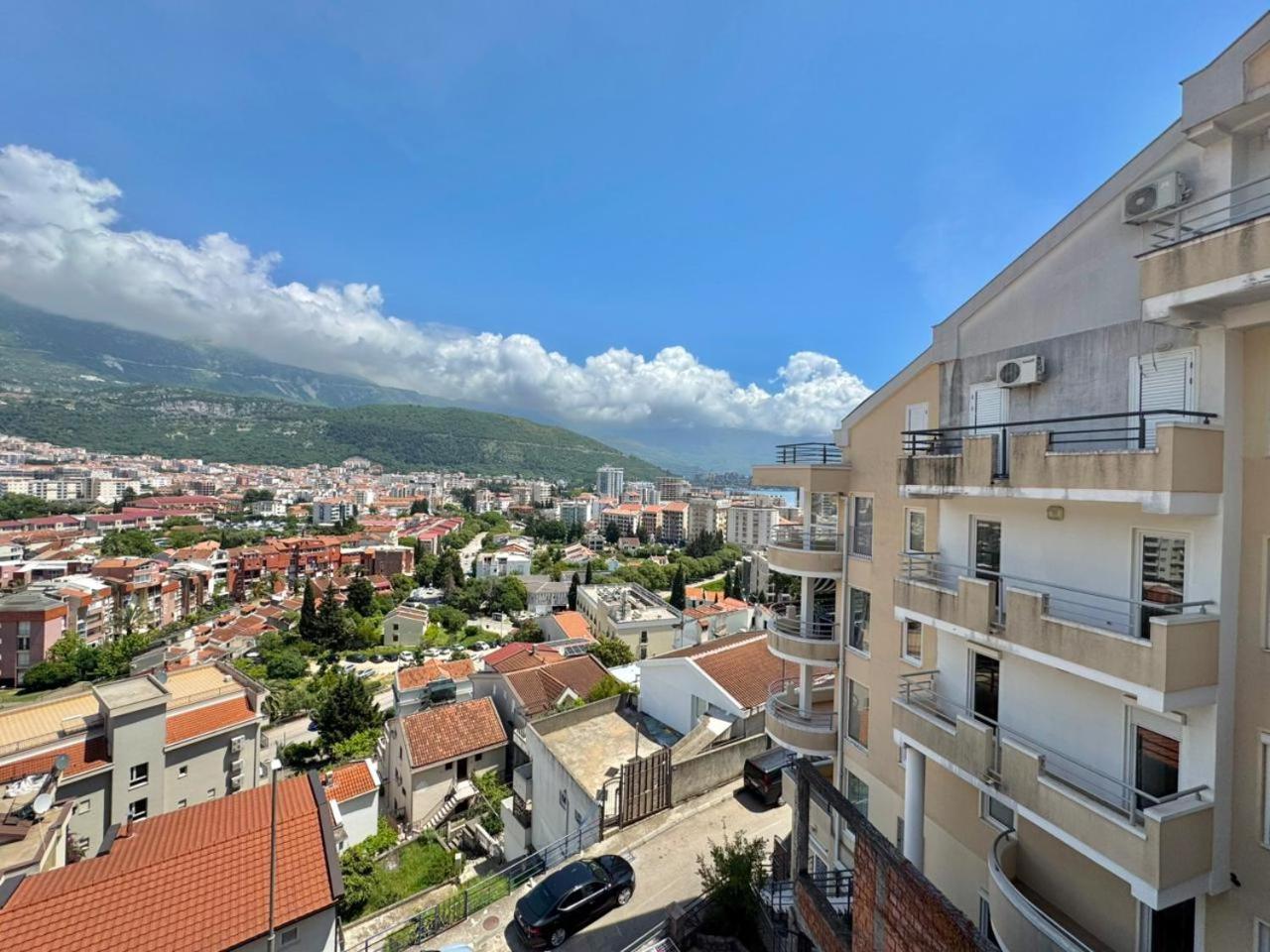 Contessa Daire Budva